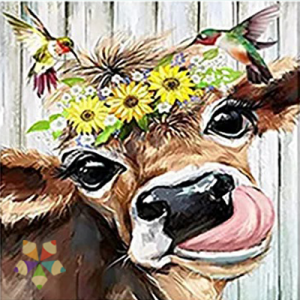 Vaca Vacuno Granja Mirada Ojos Corona de Flores Colibríes Lengua Afuera Tierna Simpática