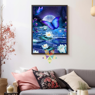 Mariposa Morpho Alas Azules Cielo Luna satélite Flores de Loto pureza pétalos